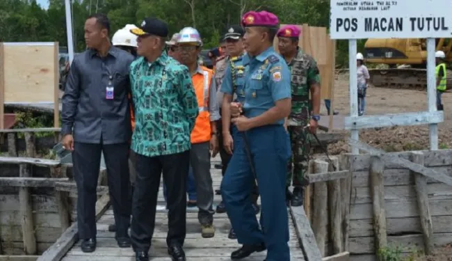 Defense Minister Visited Jetty Construction Project at Lantamal XI in Merauke 2